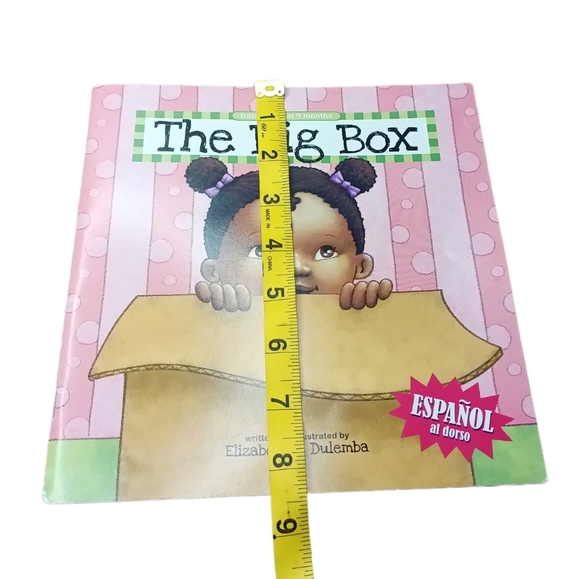The Big Box/La Caja Grande 2 Sided Spanish and English Book - Picture 4 of 5